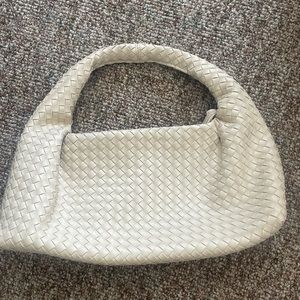 White woven shoulder bag
